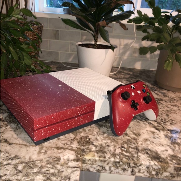 X Box One S Custom with Custom Controller, mint condition with free shipping! - Picture 3 of 12